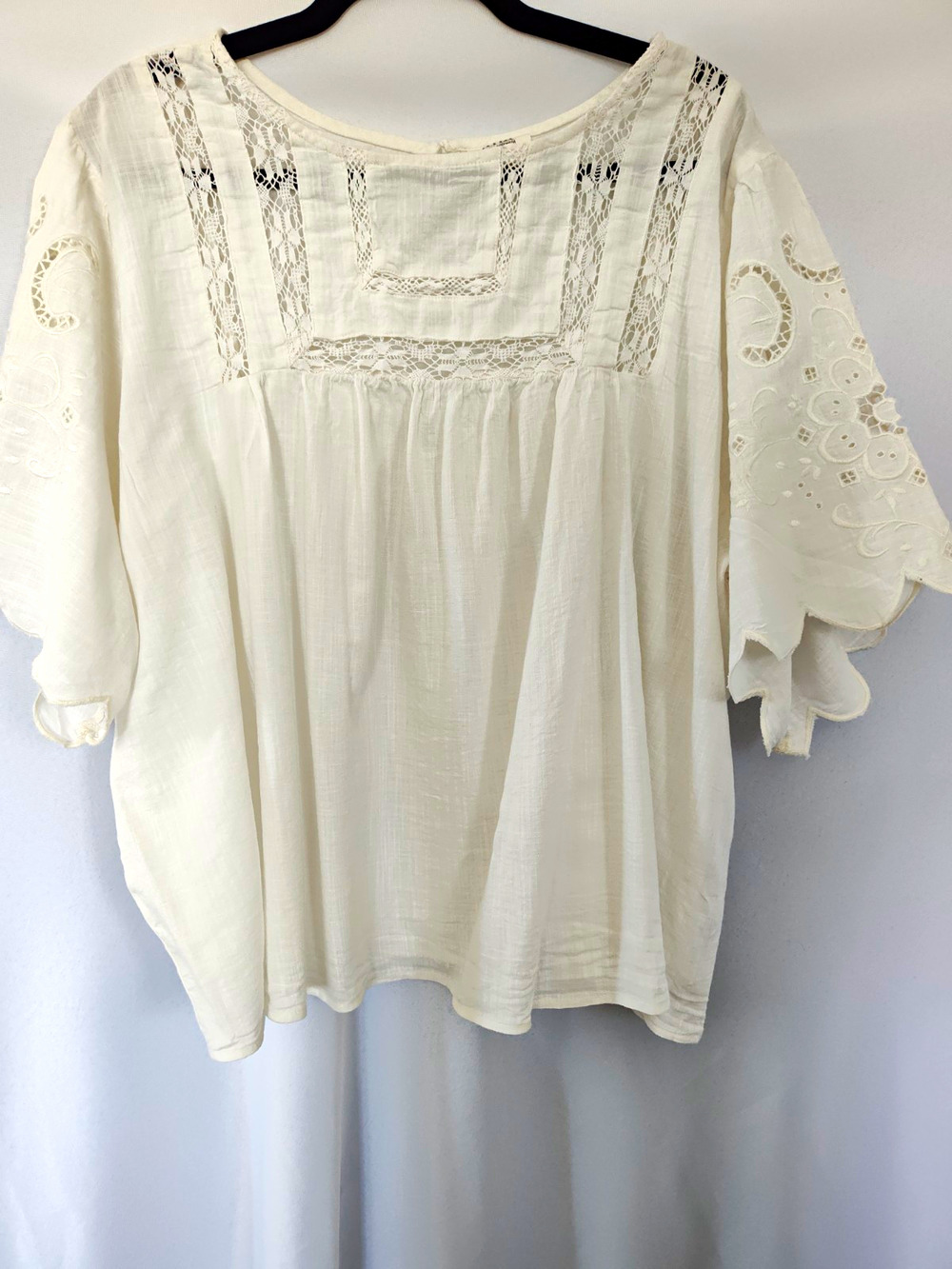 Cottagecore Boho Peasant Plus 2X White Lace Embroidered Woven Round Neck Blouse